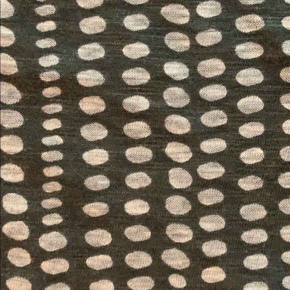 Athleta olive lightweight tee with gray dots - Picture 6 of 6